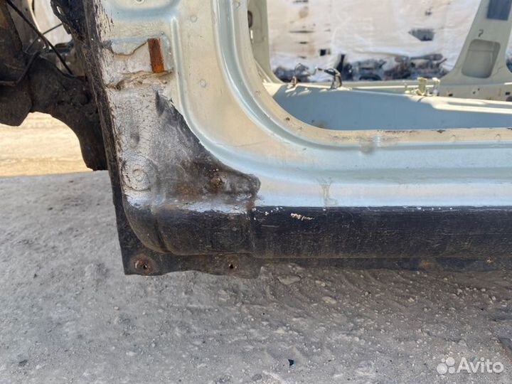 Порог левый Renault Symbol седан 1.4 K7JA700 2002