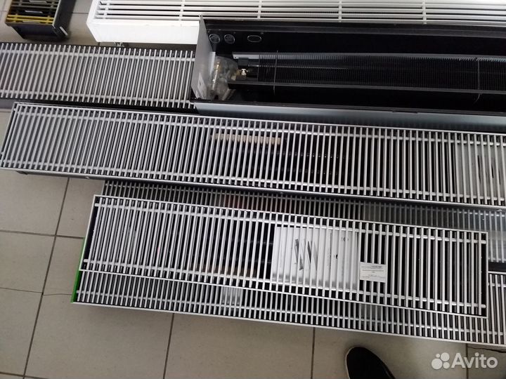 Конвектор отопления с решеткой