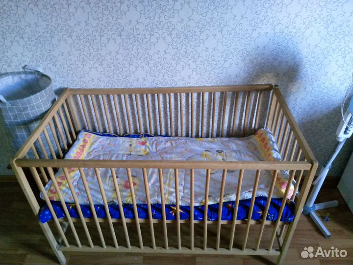 Детская кроватка