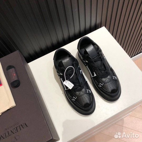 Мужские кеды valentino