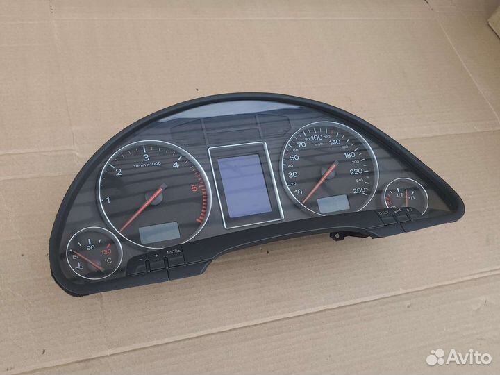 Щиток приборов (приборная панель) Audi A4 B6 2004