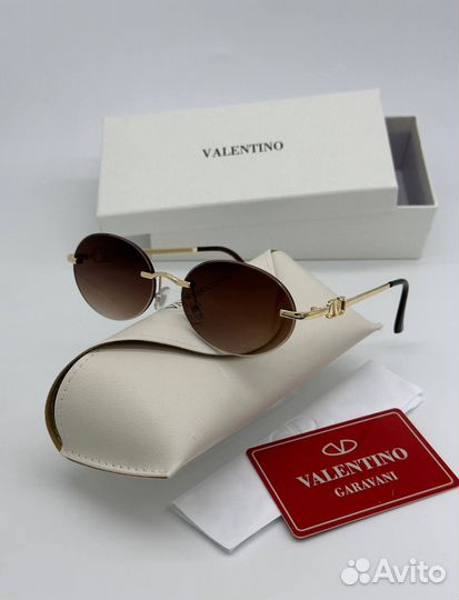 Солнцезащитные очки valentino