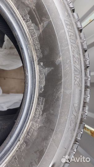 Bridgestone Blizzak VRX 215/65 R16 98S