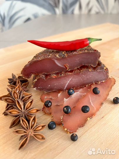 Мясные деликатесы, вяленое мясо: птица, свинина