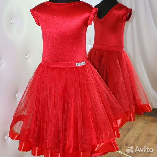 Ткань сатин-вельвет для рейтингового суперплатья