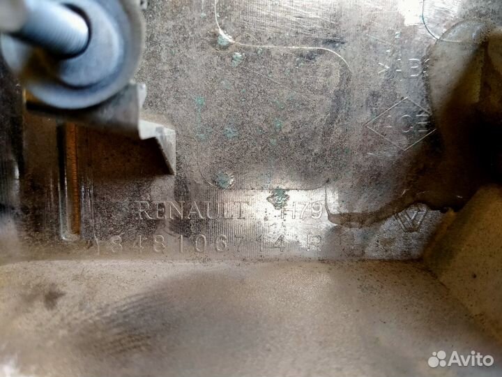 Накладка двери багажника для Renault Duster