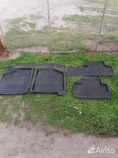 Автоковрики на рено симбол. 2010г