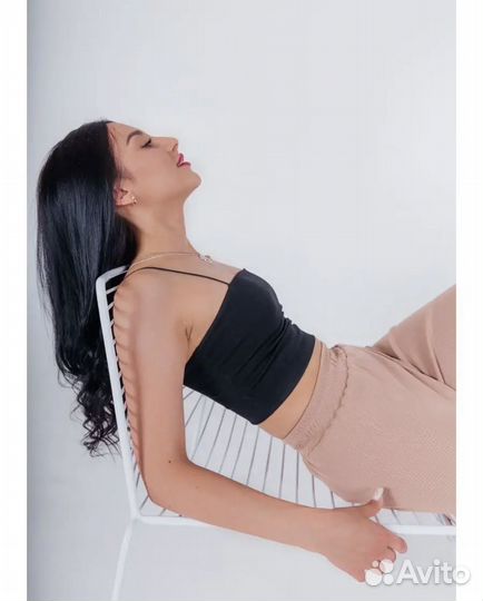 Топ на тонких бретелях новый