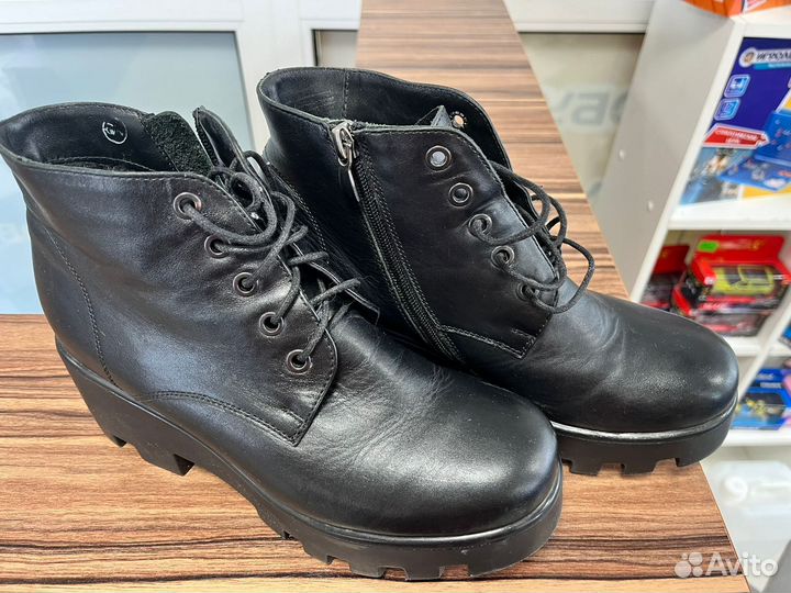 Ботинки женские 38
