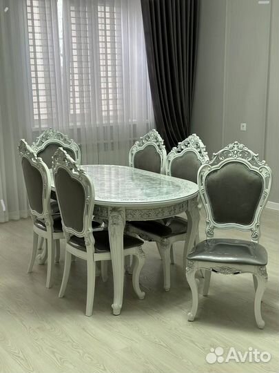 Стол и стулья Новые