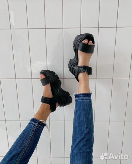 Босоножки женские