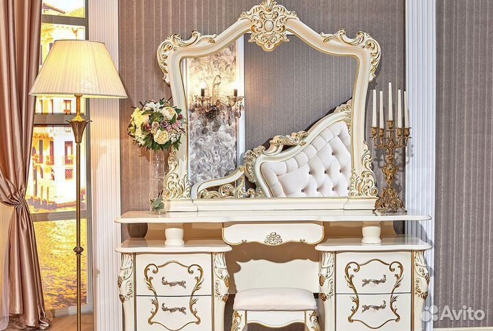 Продам спальный гарнитур