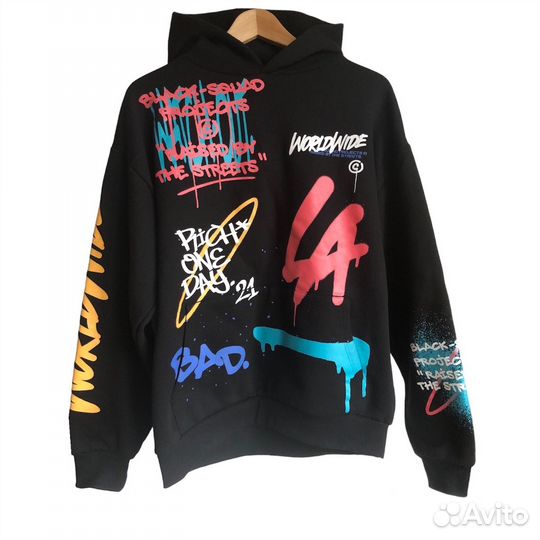 Худи утепленное с ярким принтом