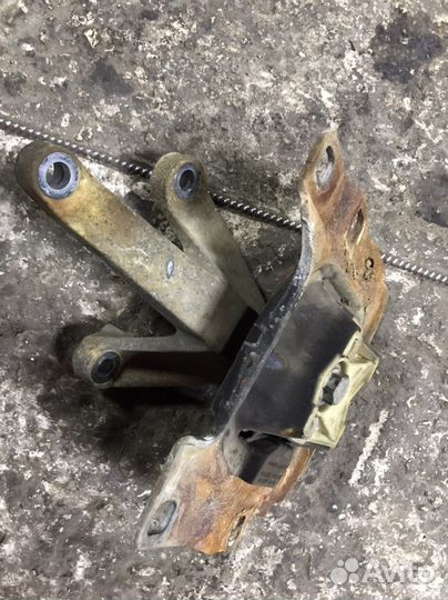 Опора МКПП Ford Focus 3