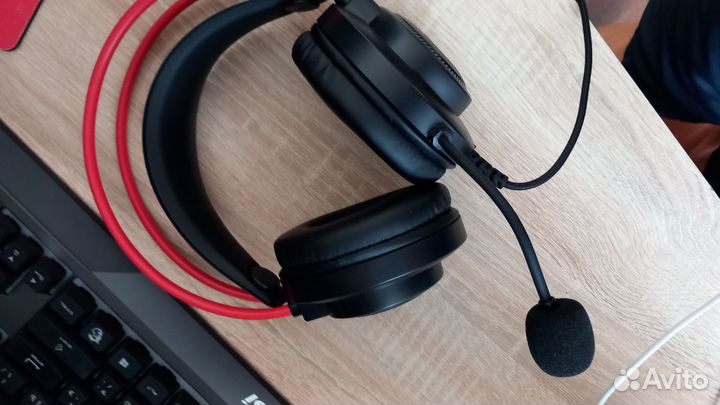 Наушники новые на гарантии