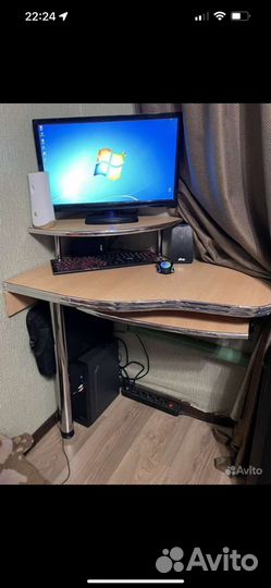 Компьютерный стол