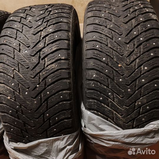 Nokian Tyres Hakkapeliitta 8 SUV 255/45 R20