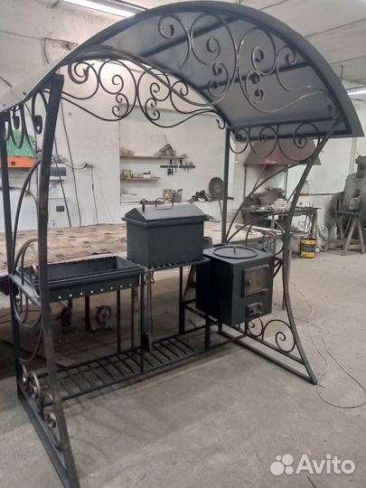 Кованые мангалы с крышей