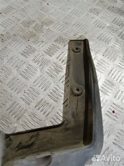 Брызговик передний правый Hyundai Santa Fe DM G4KE