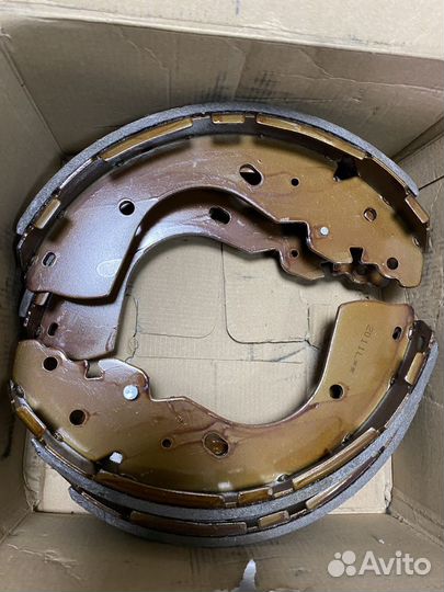 Колодки тормозные барабанные задние Lpr 44060EB32