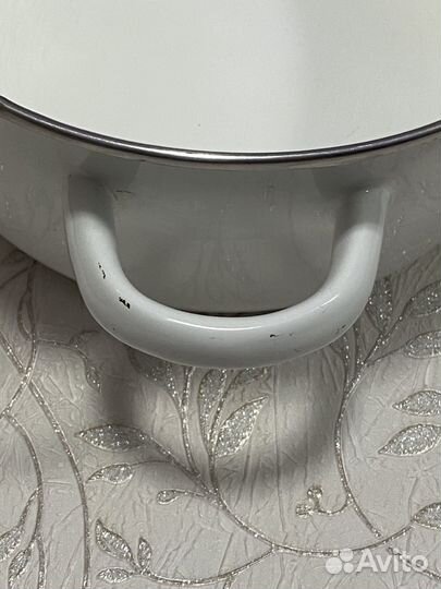 Кастрюля эмалированная без крышки