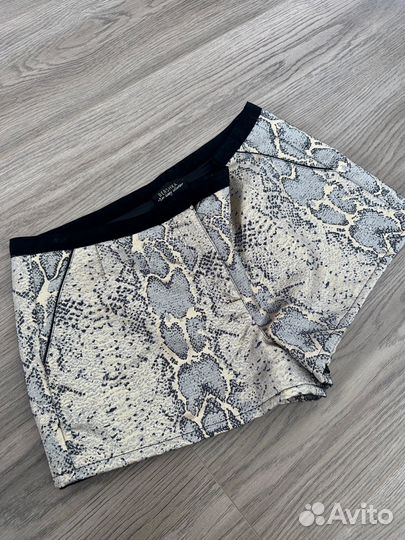 Шорты питон bershka