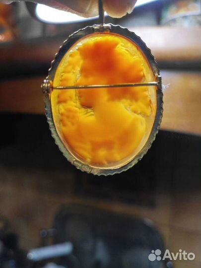 Брошь - камея