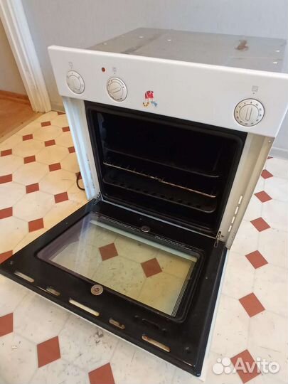 Электрический духовой шкаф бу Ariston FM11 F