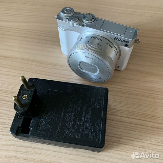 Камера Nikon 1 j5