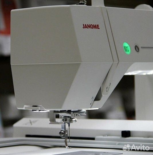 Вышивальная машина Janome Memory Craft 550E