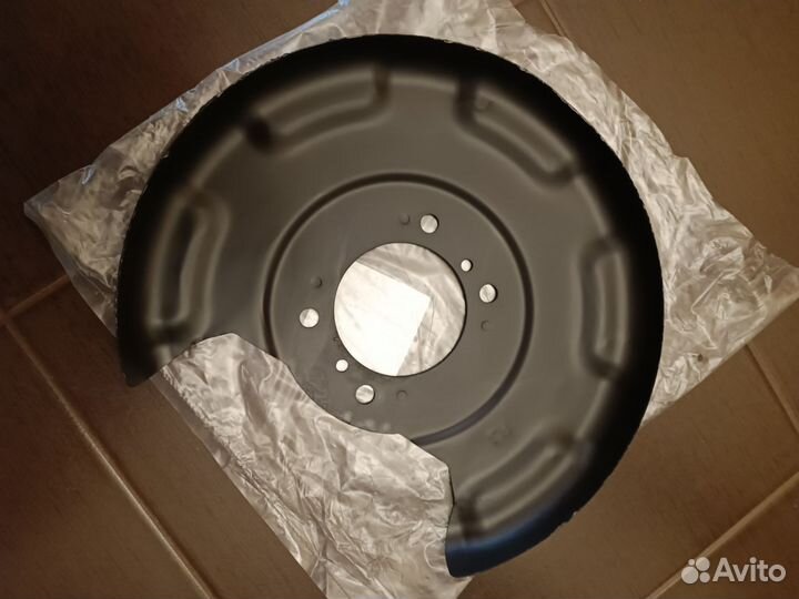 583903X000 кожух тормозного диска задний левый