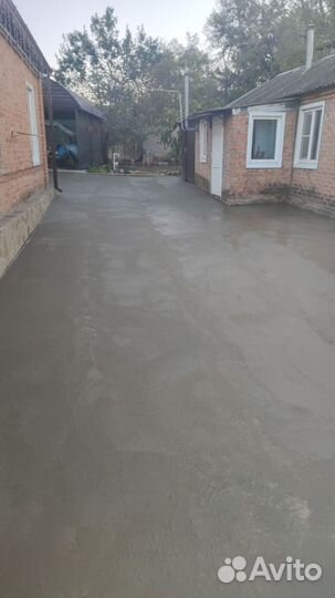 Бетонирование двора