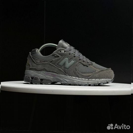 Кроссовки New Balance 2002R black