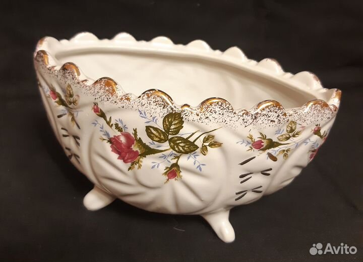 Салатник или конфетница на ножках. 