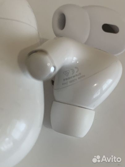 Левый наушник AirPods Pro2