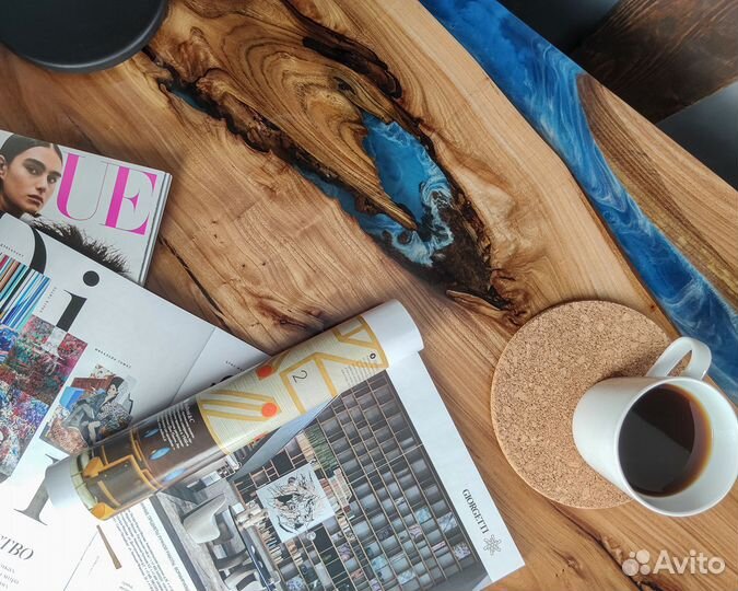 Стол из слэба вяза и эпоксидной смолы