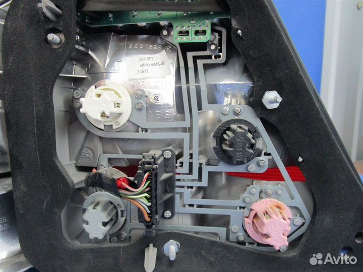 Фонарь задний правый Mercedes-Benz S W220 113.960