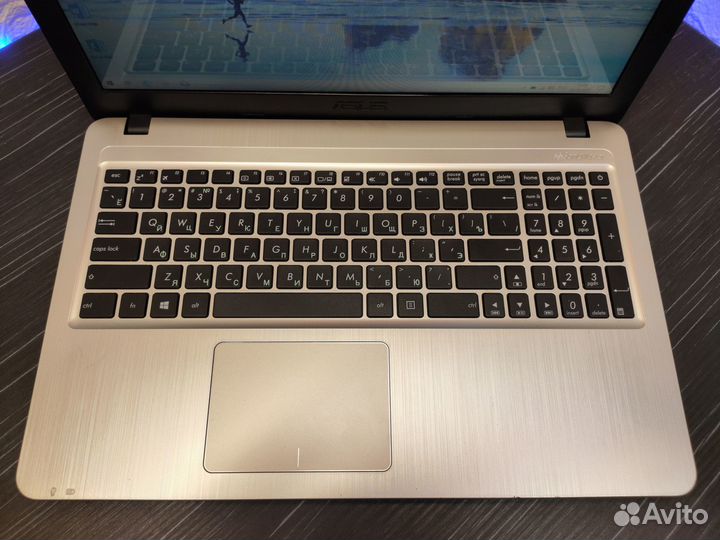 Отличный офисный ноутбук asus X540S, SSD
