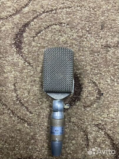 Микрофон AKG D20