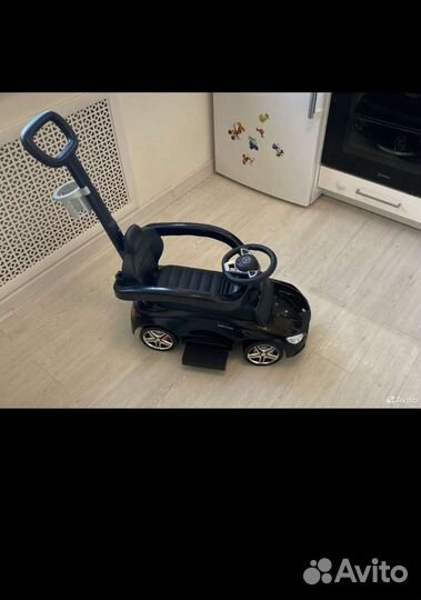 Детская машинка каталка с ручкой