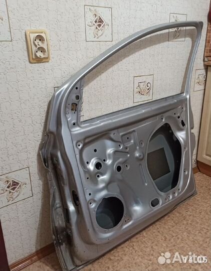 Дверь передняя правая на volkswagen polo седан