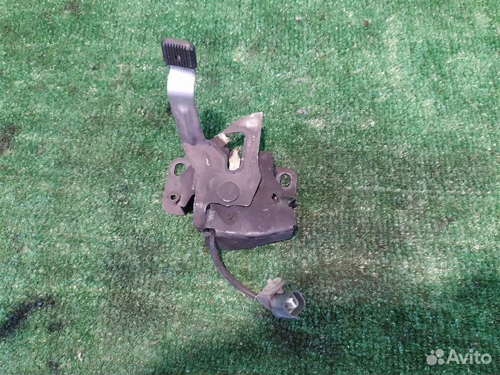 Замок капота Honda FR-V (BE1) 2006