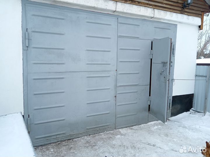 Гаражные ворота металлические утеплённые