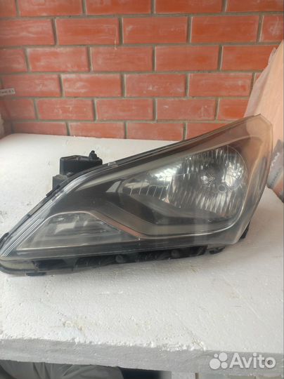Фара на hyundai solaris 2014