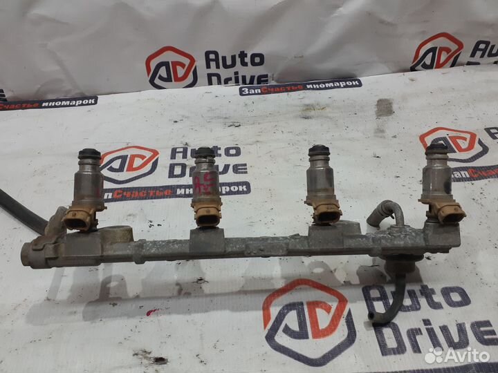 Toyota Sprinter AE110 топливная рампа с форсунками