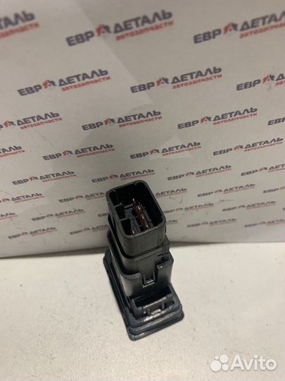 Кнопка обогрева сидений правая Geely Mk седан 1.5