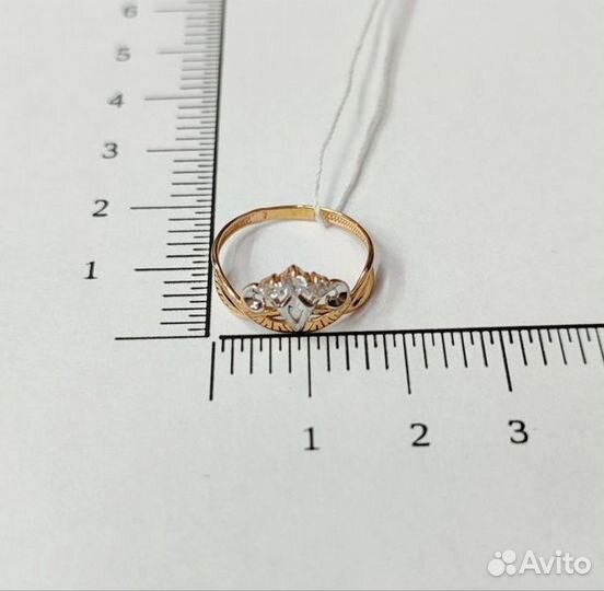 Золотое кольцо с камнем 16р
