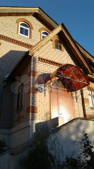 Коттедж 380 м² на участке 9 сот.