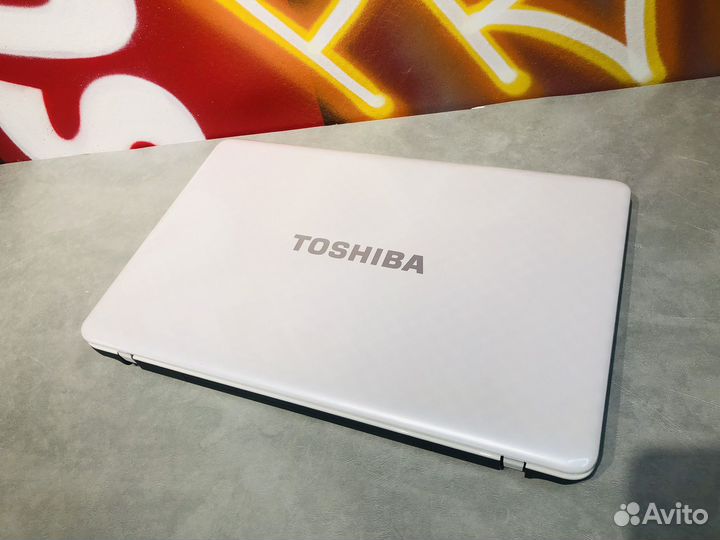 Toshiba Satellite L775 core i5/8gb/ssd 240 gb