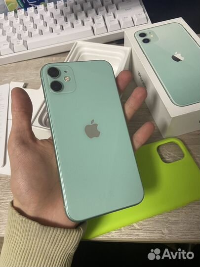 iPhone 11, 64 ГБ